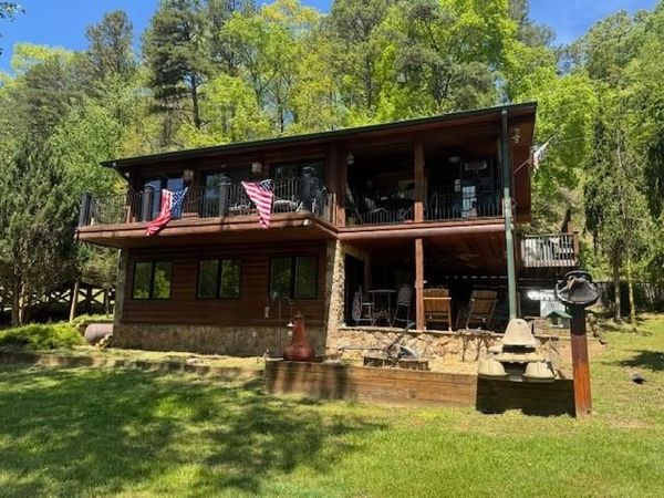 160 Megan Drive , Cleveland, GA 30528