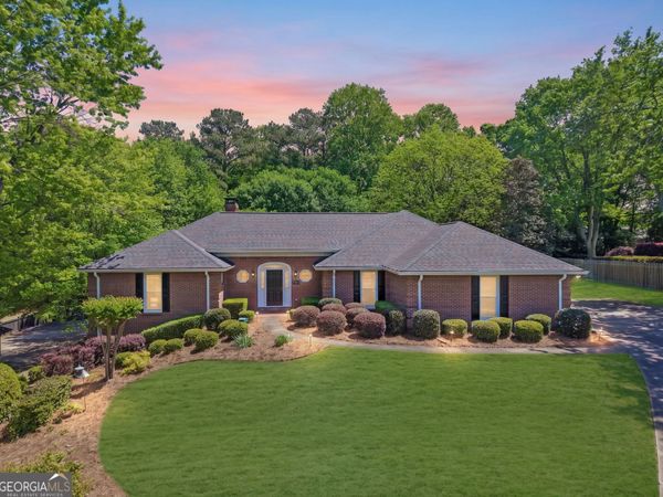 205 Saddle Creek Drive, Roswell, GA 30076