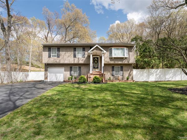 591 Meadow Road , Kings Park, NY 11754
