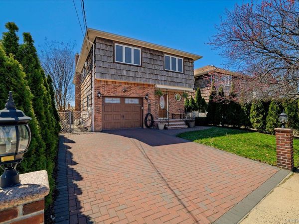 34 Vandewater Avenue , Floral Park, NY 11001