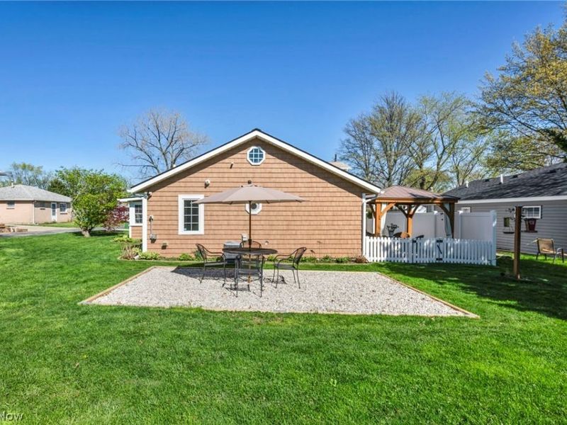 5814 E Poplar Avenue, Port Clinton, OH 43452 Photo 4