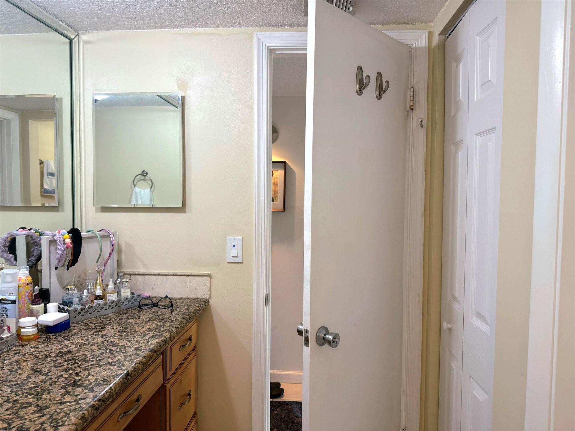 9230 Lagoon Place, Unit 408, Davie, FL 33324 Photo