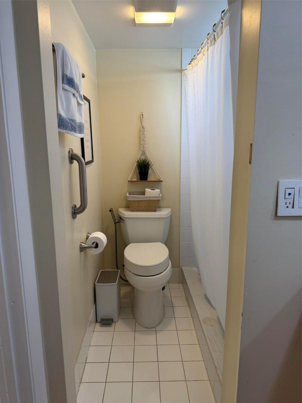 9230 Lagoon Place, Unit 408, Davie, FL 33324 Photo