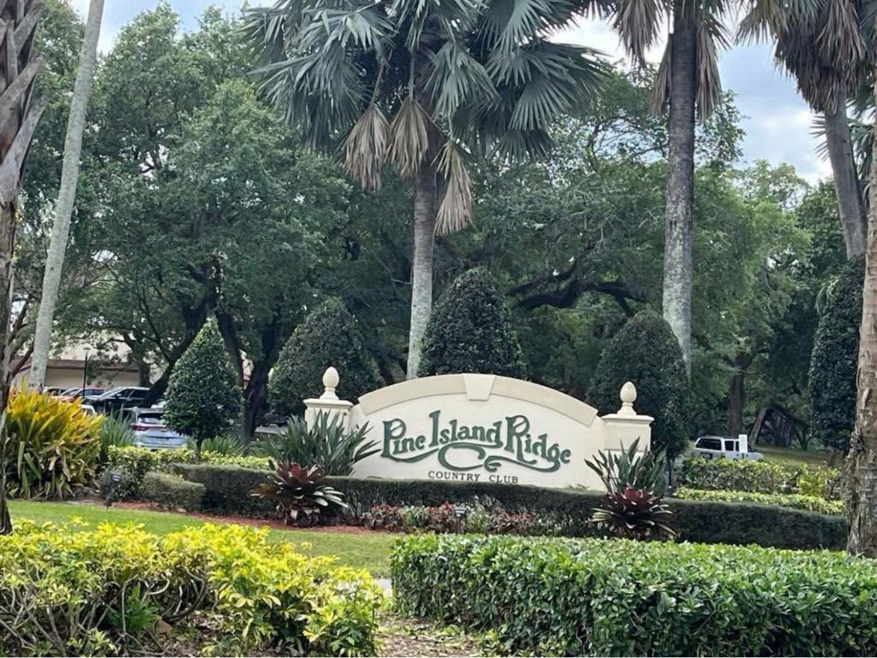9230 Lagoon Place, Unit 408, Davie, FL 33324 Photo