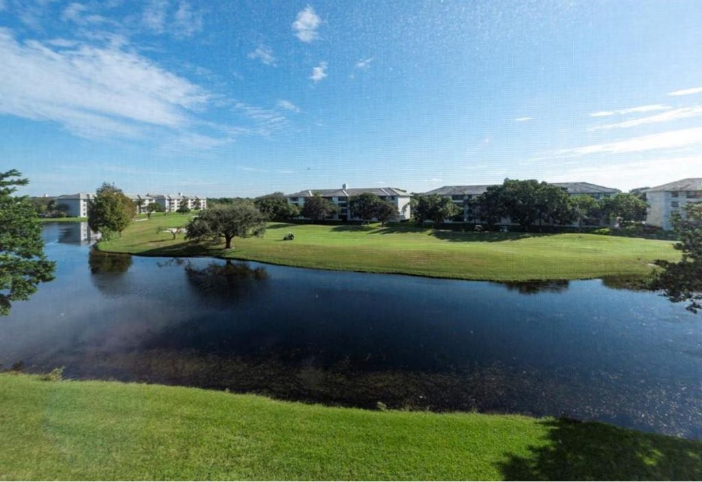 9230 Lagoon Place, Unit 408, Davie, FL 33324 Photo