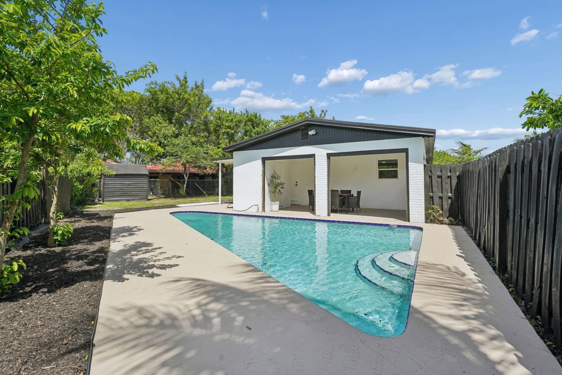 1527 Live Oak Drive, West Palm Beach, FL 33415 Photo