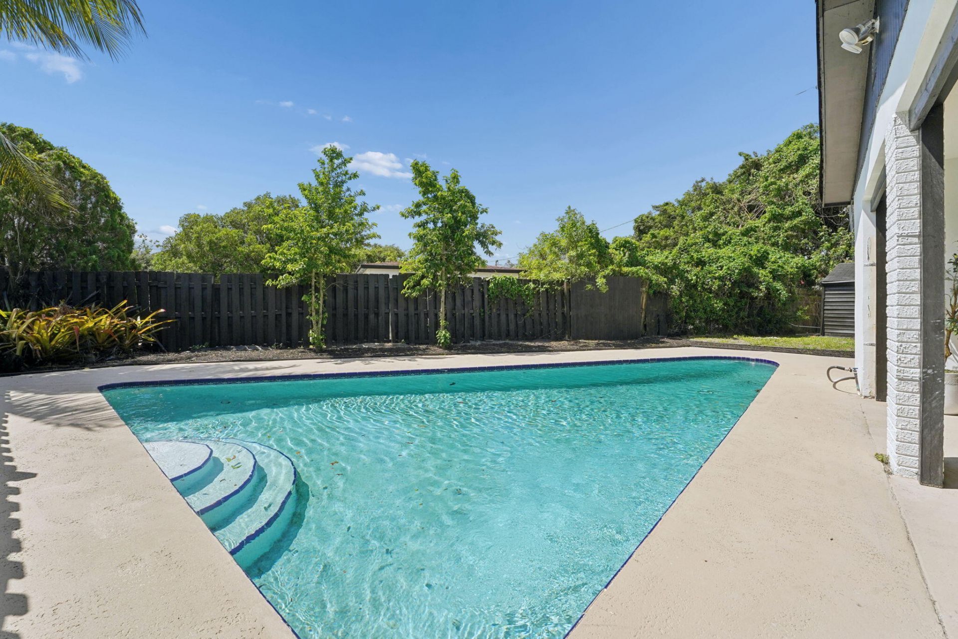1527 Live Oak Drive, West Palm Beach, FL 33415 Photo