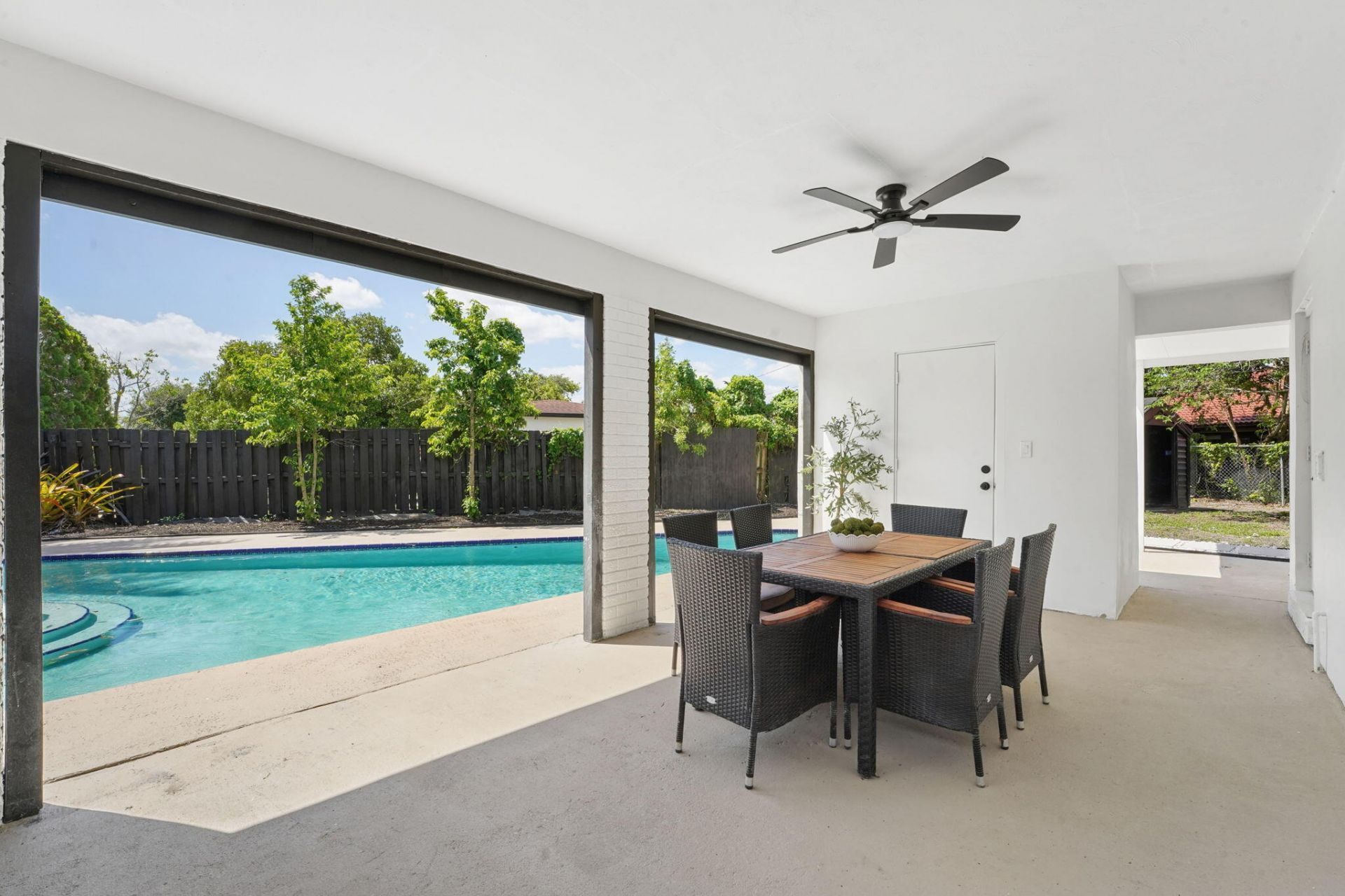 1527 Live Oak Drive, West Palm Beach, FL 33415 Photo