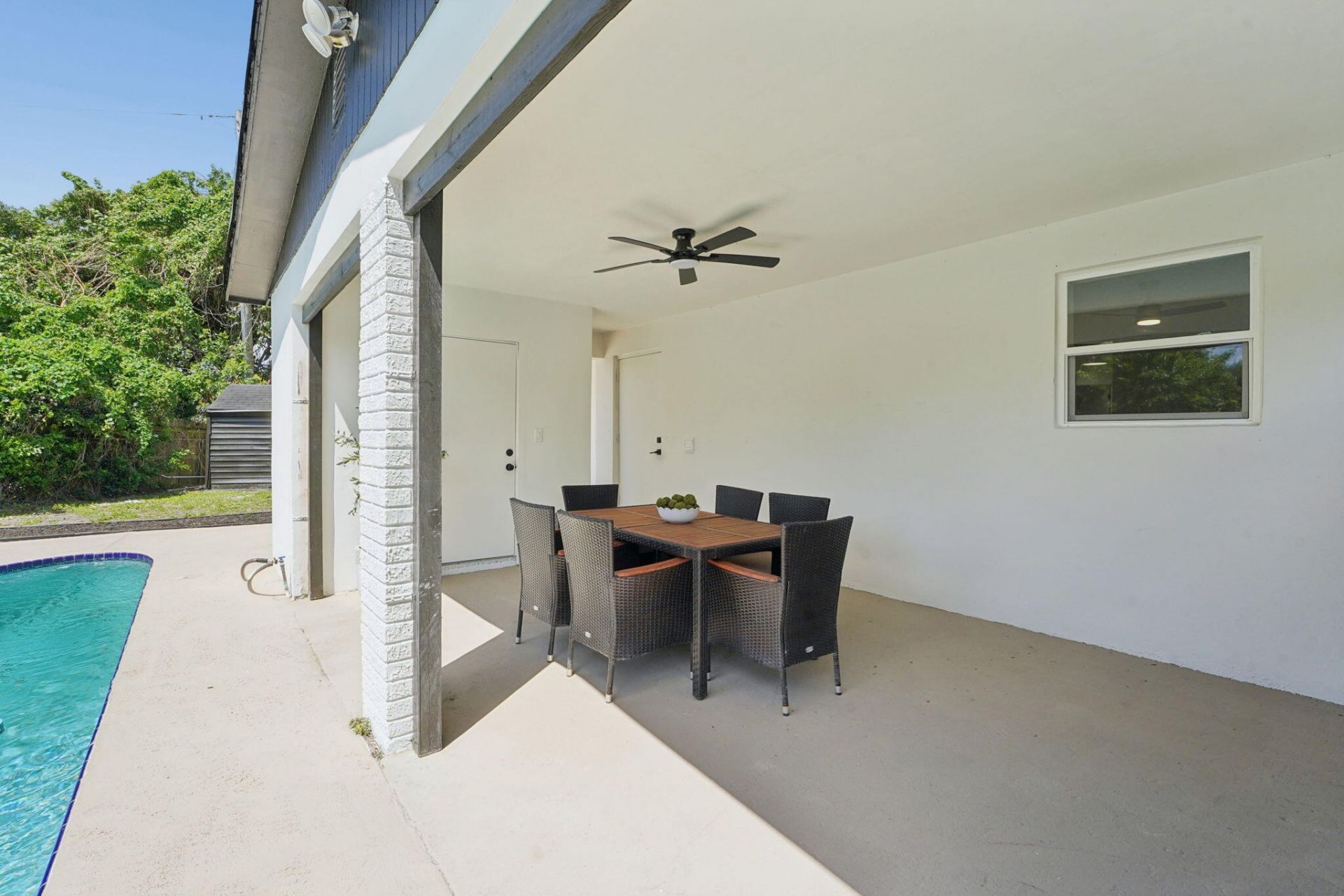 1527 Live Oak Drive, West Palm Beach, FL 33415 Photo