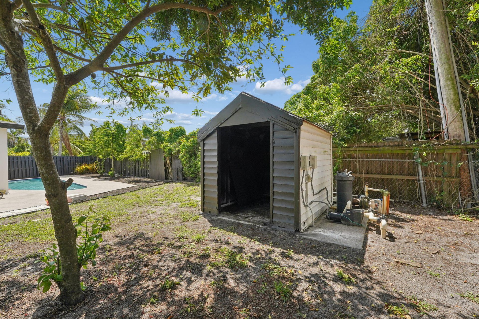 1527 Live Oak Drive, West Palm Beach, FL 33415 Photo
