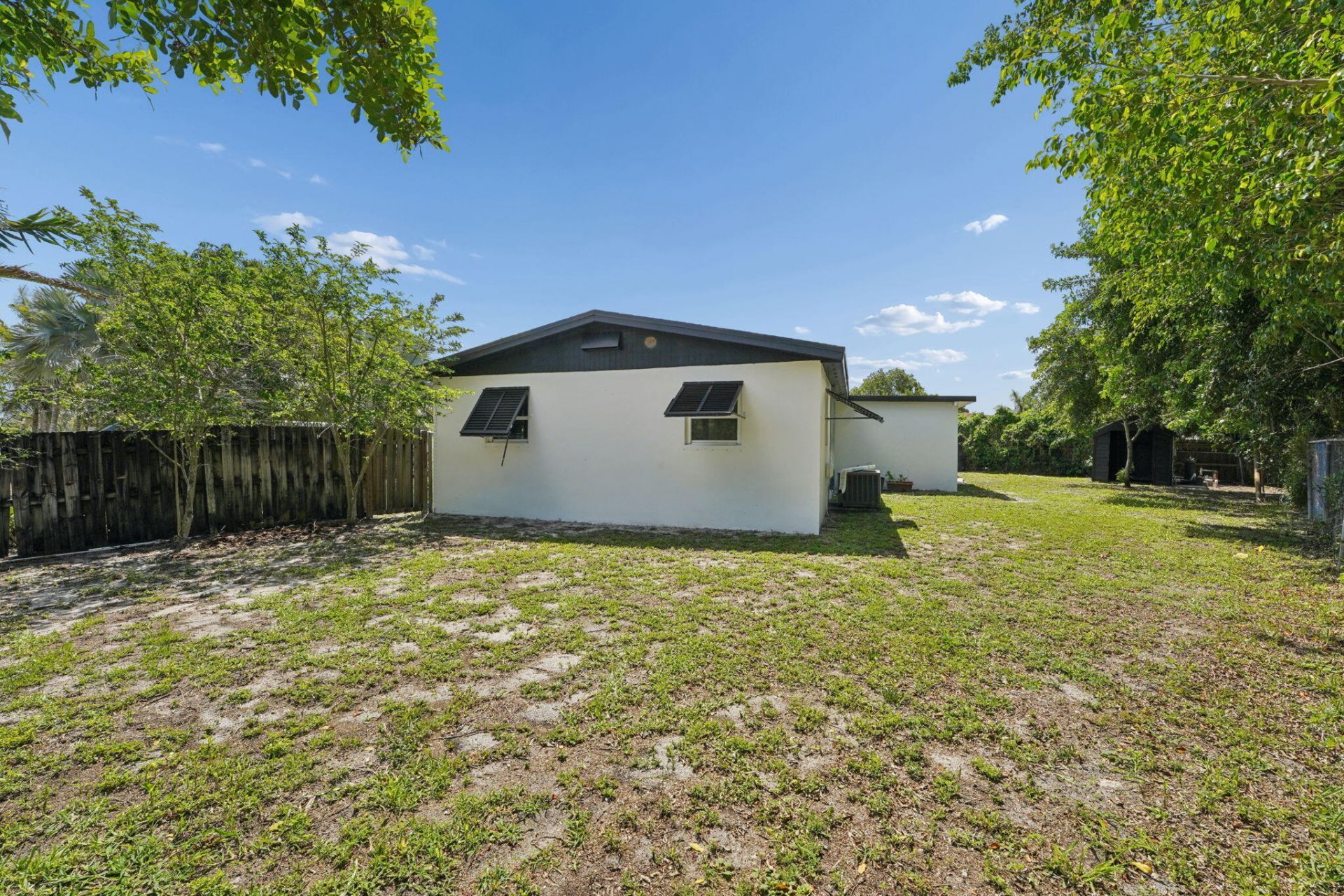 1527 Live Oak Drive, West Palm Beach, FL 33415 Photo