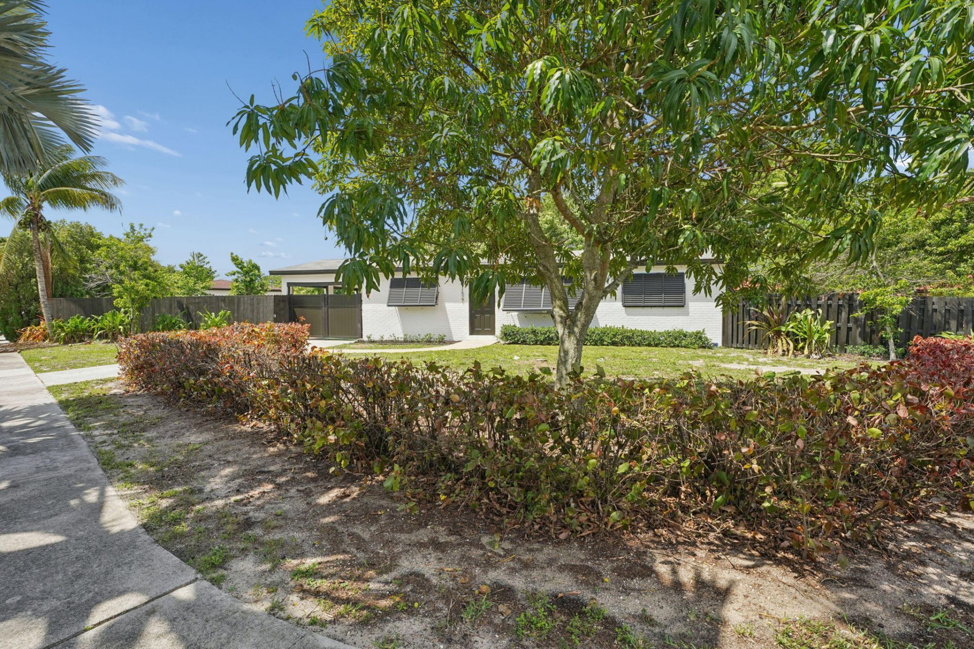 1527 Live Oak Drive, West Palm Beach, FL 33415 Photo
