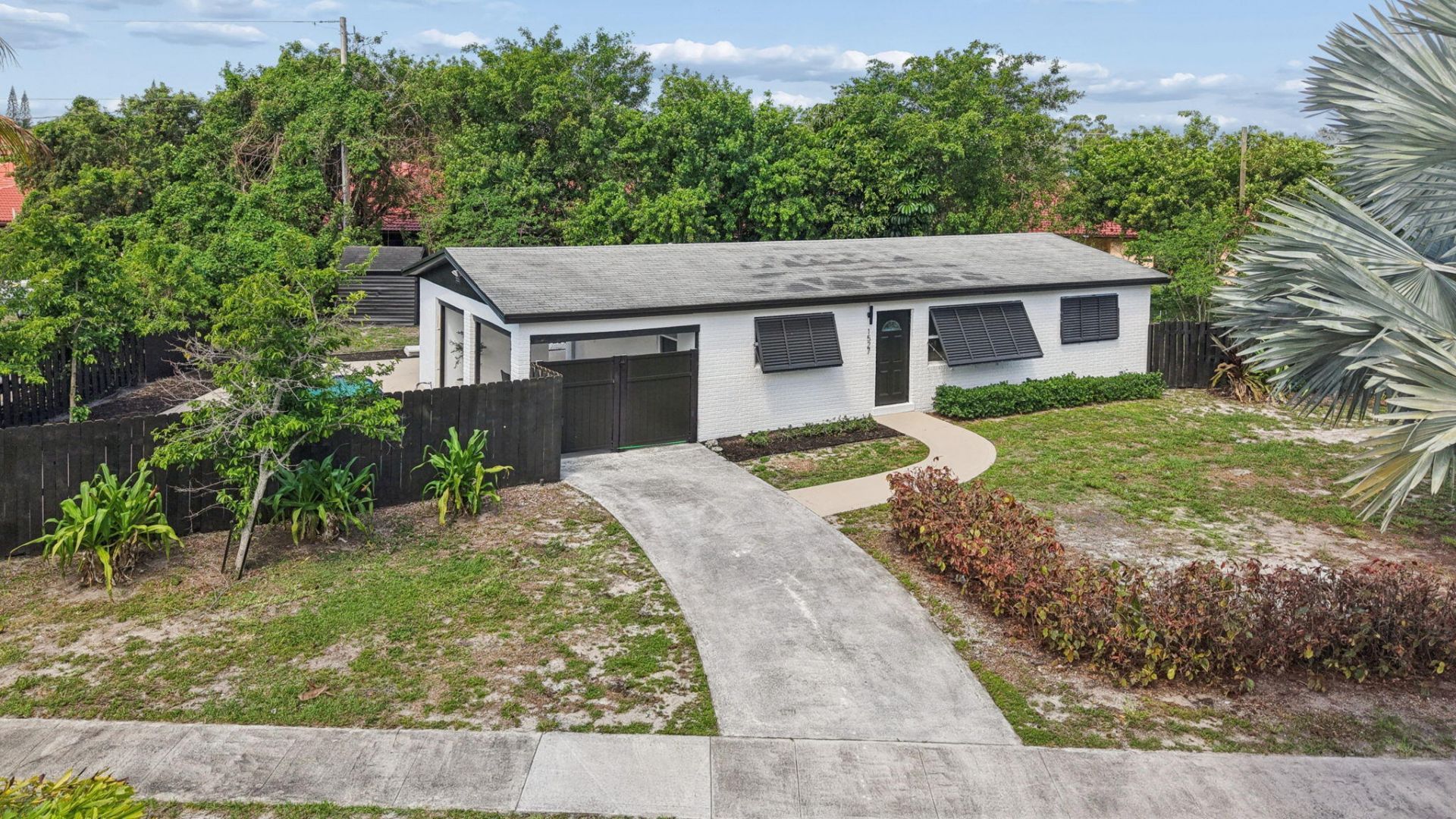 1527 Live Oak Drive, West Palm Beach, FL 33415 Photo