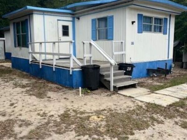 823 JANET Avenue, Interlachen, FL 32148