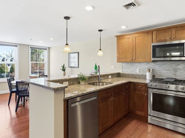 70 Great Rd, Unit G, Bedford, MA 01730