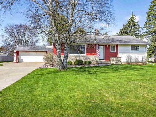 1276 IRISH ROAD, Neenah, WI 54956