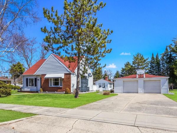 220 S WOOD AVENUE, Peshtigo, WI 54157