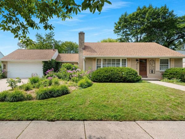 6339 N BAY RIDGE AVENUE, Whitefish Bay, WI 53217