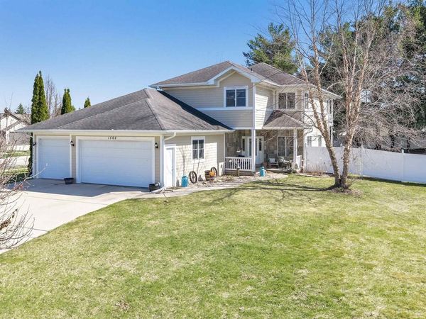 1566 BELLE PLANE CIRCLE, Green Bay, WI 54313