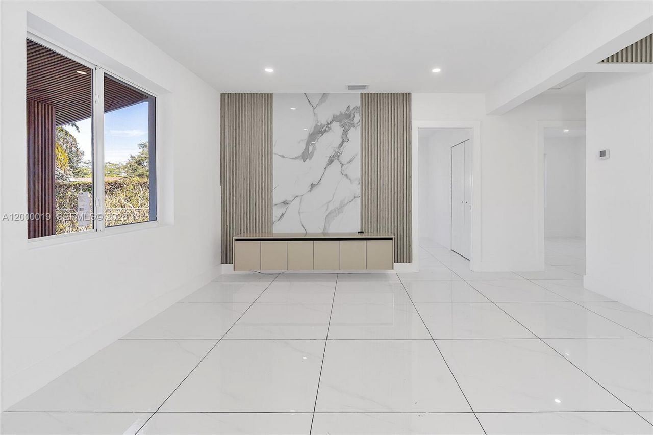 6540 SW 25th St , Miami, FL 33155 Photo