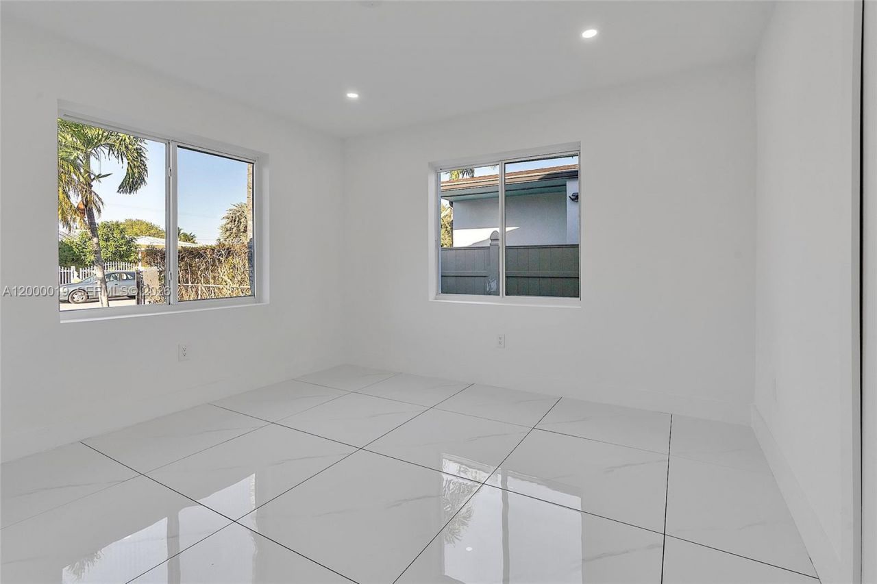 6540 SW 25th St , Miami, FL 33155 Photo