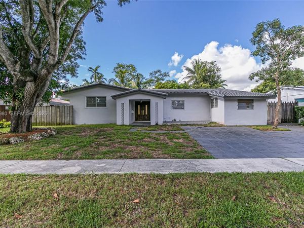 840 NE 182nd Ter, North Miami Beach, FL 33162