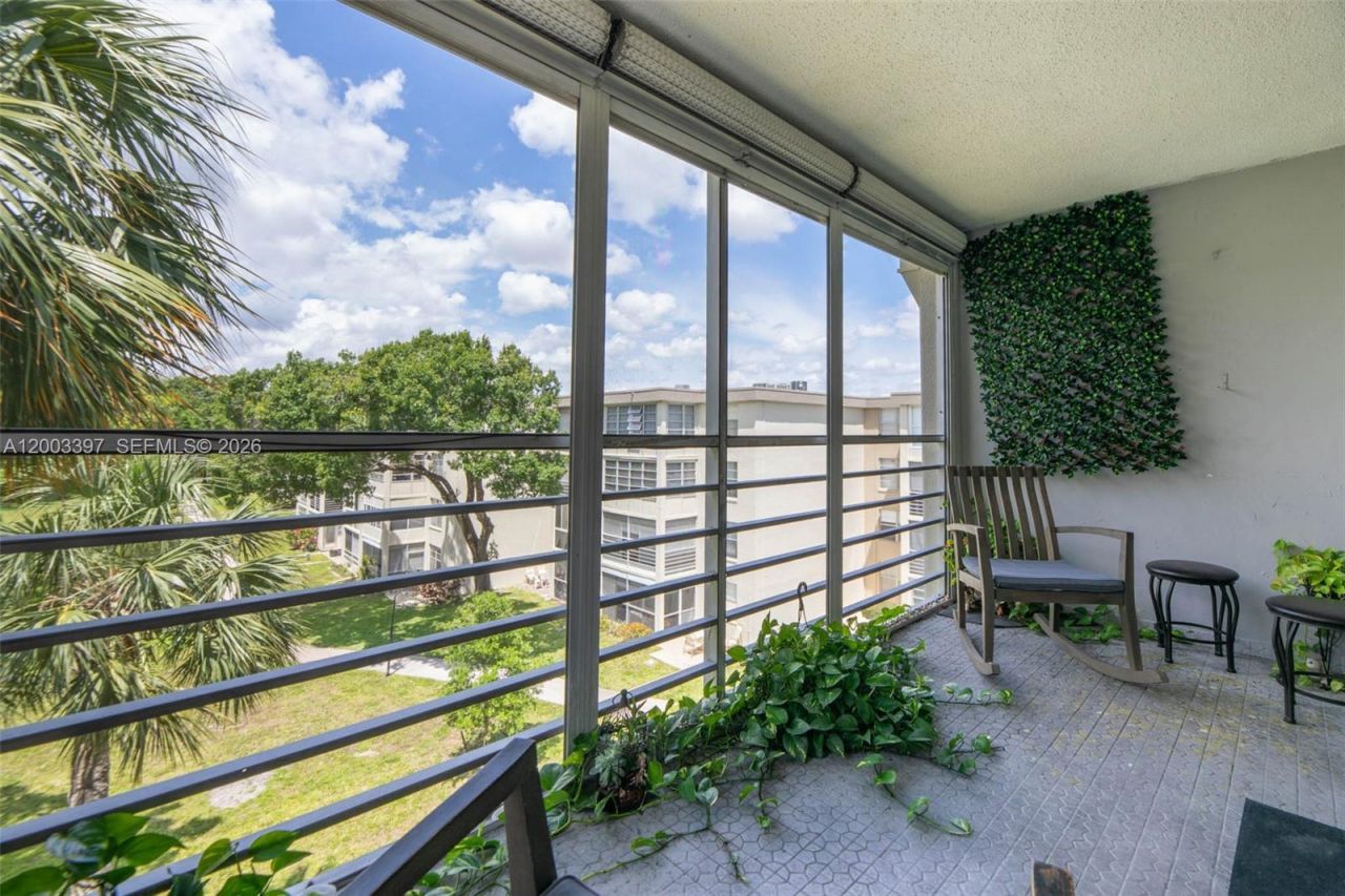 2999 NW 48th Ave , Unit 448, Lauderdale Lakes, FL 33313 Photo