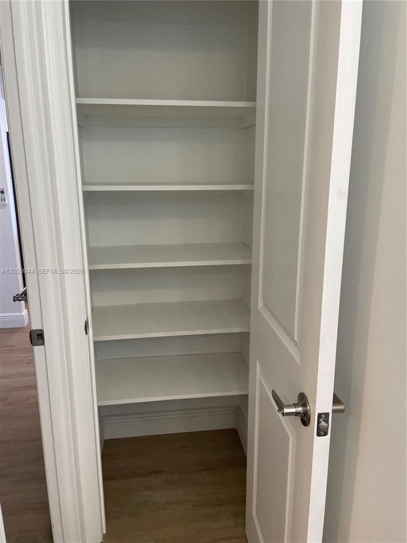 5 Island Ave , Unit 8G, Miami Beach, FL 33139 Photo