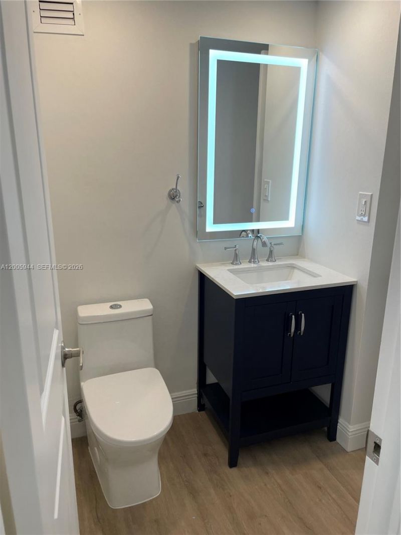 5 Island Ave , Unit 8G, Miami Beach, FL 33139 Photo