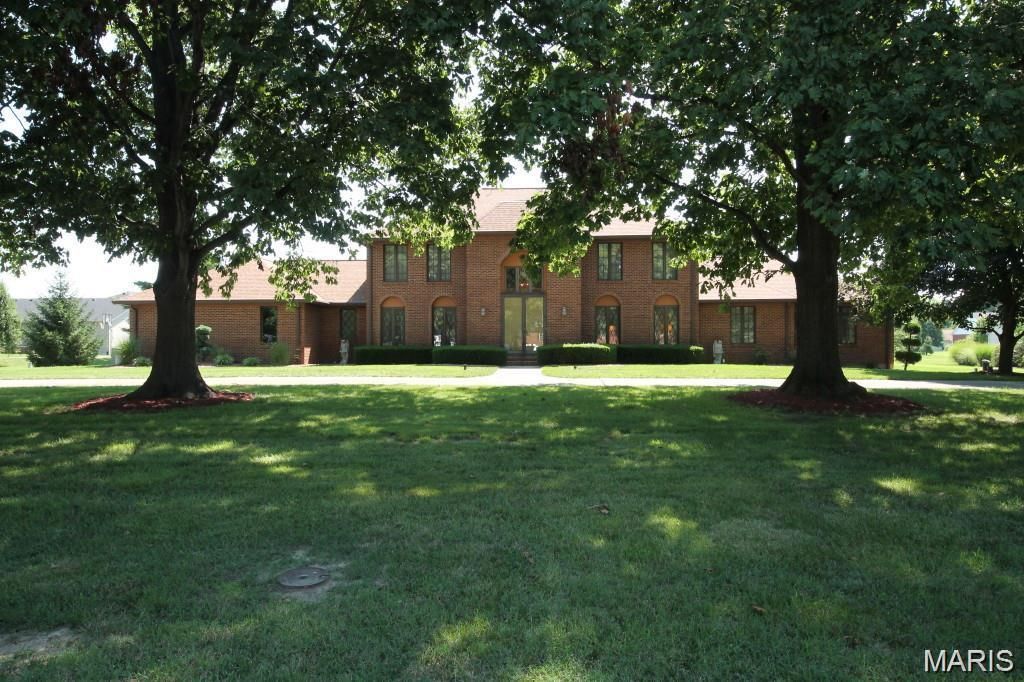 540 N Railway Street, Mascoutah, IL 62258 Main Photo