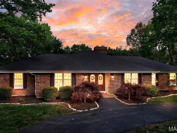 13021 Saller Drive, Sunset Hills, MO 63127