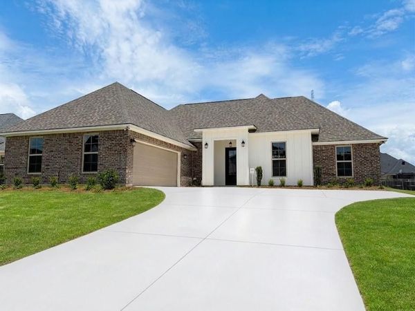 267 Woodcrest Drive, Stonewall, LA 71078