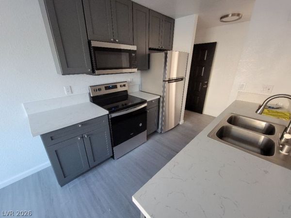 2771 MOUNTAIN VISTA Street , Unit B, Las Vegas, NV 89121