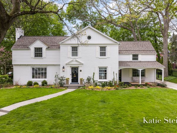 833 Gladstone Drive SE, East Grand Rapids, MI 49506