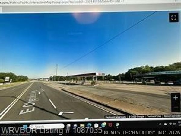 2412 E Cherokee Avenue , Sallisaw, OK 74955