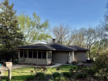 1588 WASHINGTON, Muscatine, IA 52761