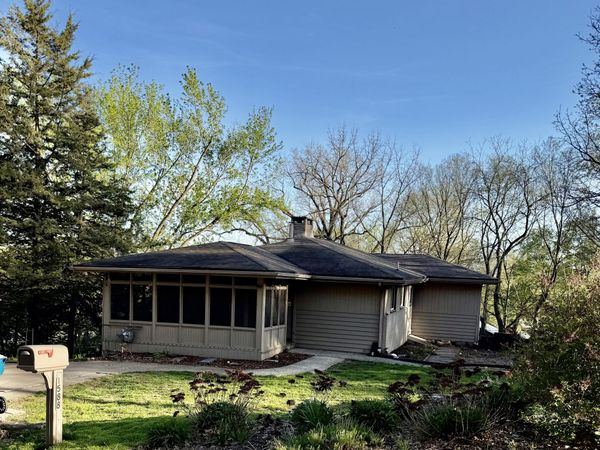 1588 WASHINGTON, Muscatine, IA 52761