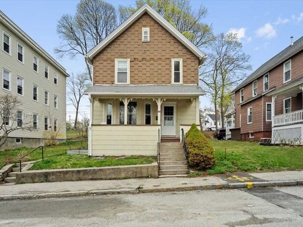 40 Duxbury Rd, Worcester, MA 01605