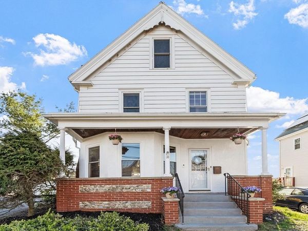 10 Lake View Pl, Lynn, MA 01904