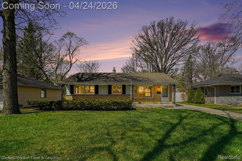 27691 Lexington Parkway, Southfield, MI 48076 Main Photo