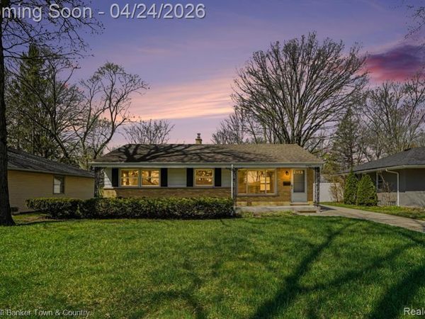 27691 Lexington Parkway, Southfield, MI 48076