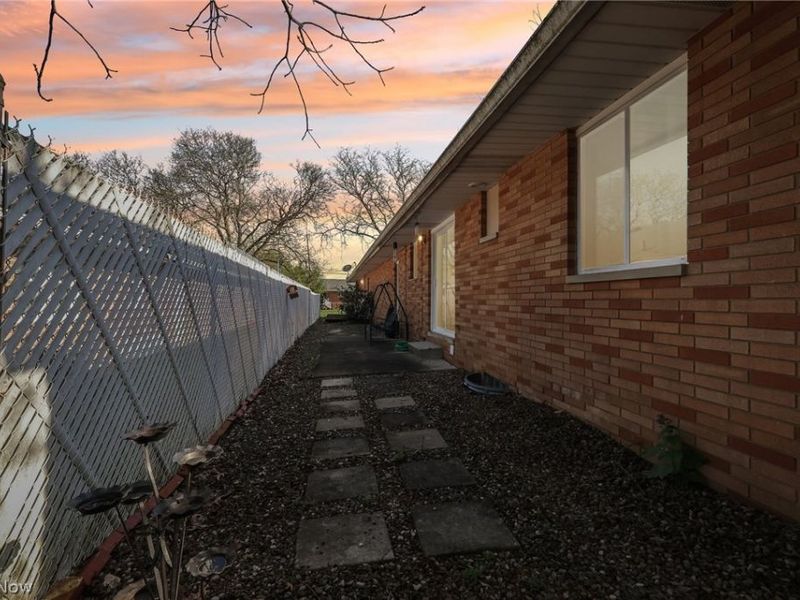 2830-2832 Morewood Road, Fairlawn, OH 44333 Photo 13