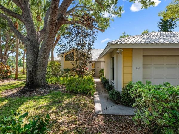 228 SOUTHAMPTON LANE , Unit 258, VENICE, FL 34293