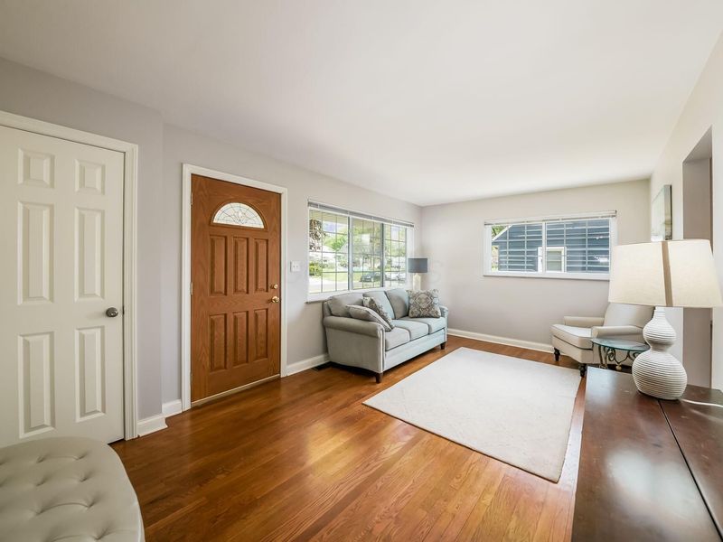 2513 Woodstock Road, Columbus, OH 43221 Photo 4