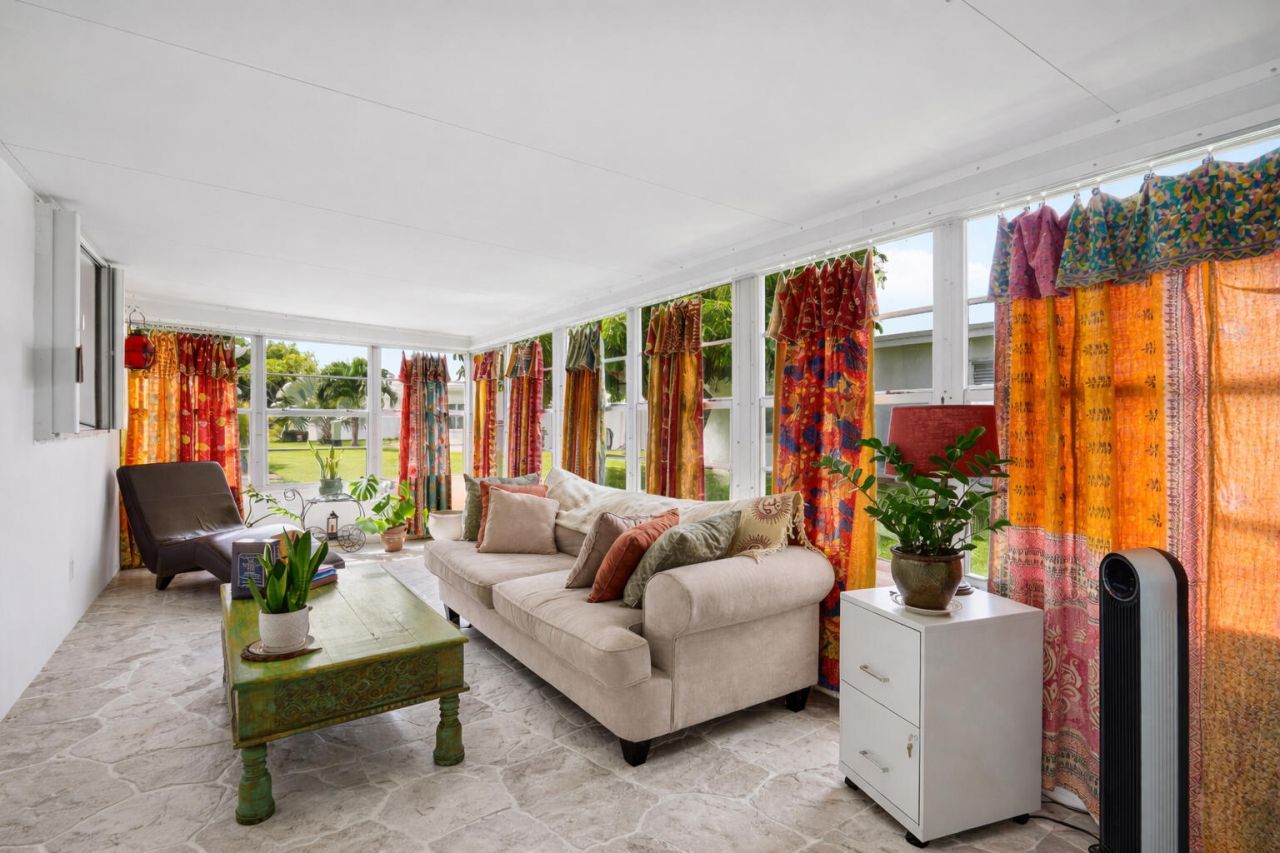 517 SW 18th Street, Boynton Beach, FL 33426 Photo