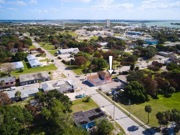 464 N 9th Street, Fort Pierce, FL 34982