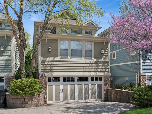 5725 N Jersey Avenue, Chicago, IL 60659