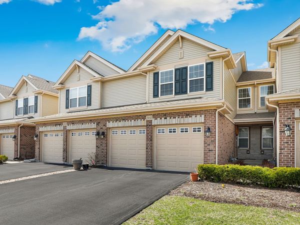 2051 Canyon Creek Court , Aurora, IL 60503