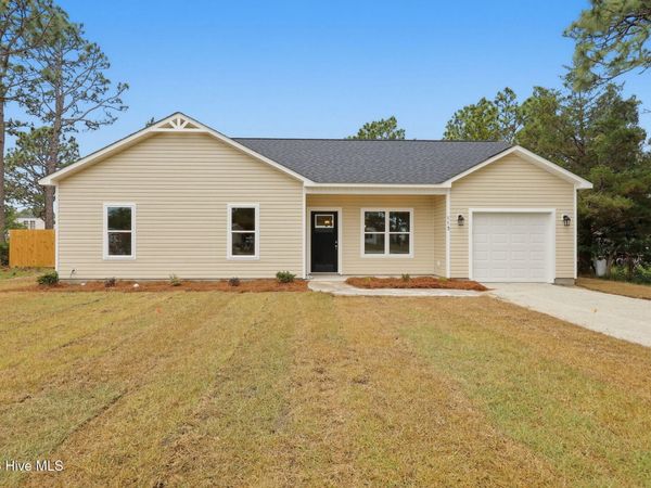 113 N King Street, Hubert, NC 28539