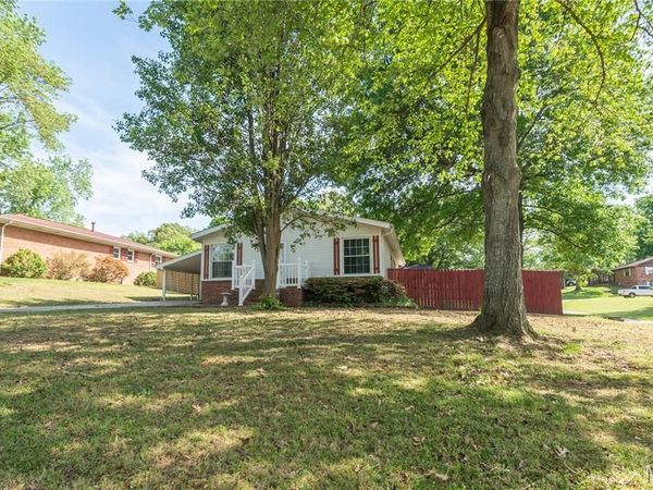 829 Whitman Street , Dexter, MO 63841